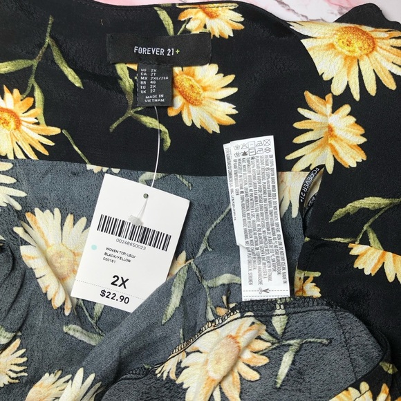 Forever21 plus floral flare/Butterfly cottagecore sleeve wrap top size 2X - Picture 7 of 8